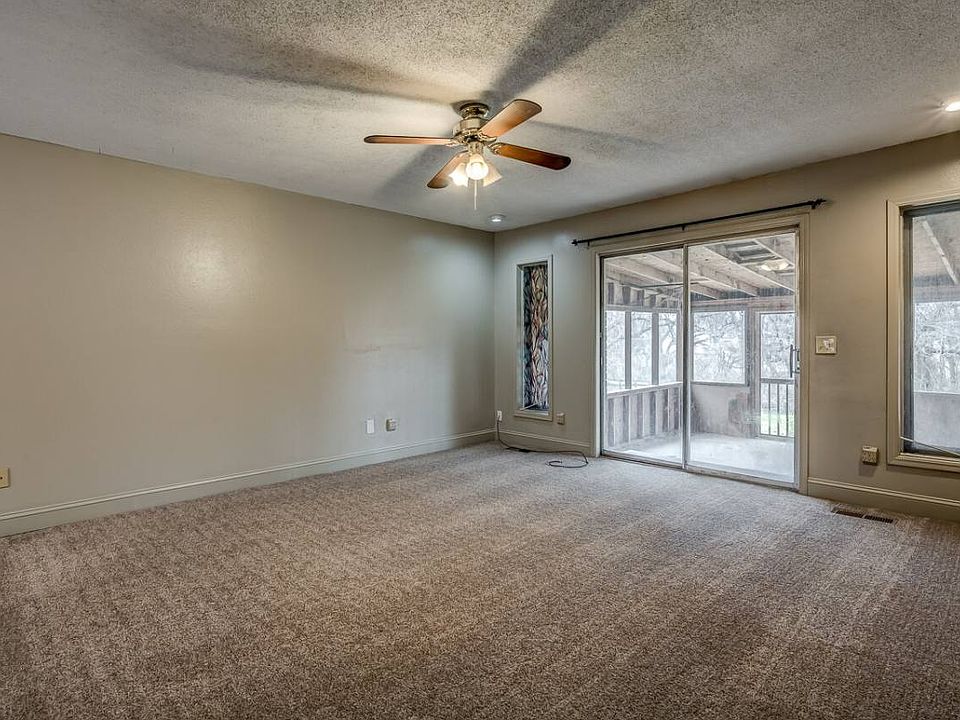 1st image of 411 Eaton Ave