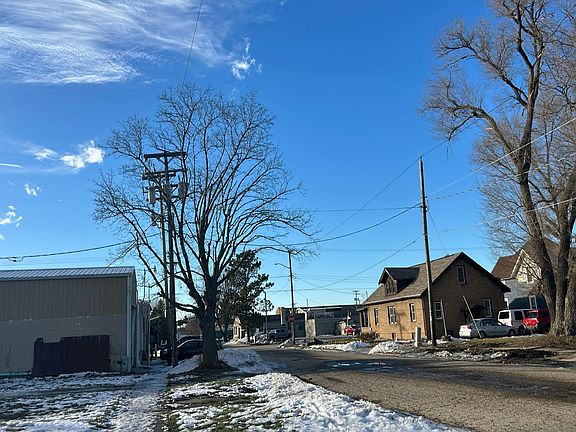 4th image of 916 Ingersoll Pl