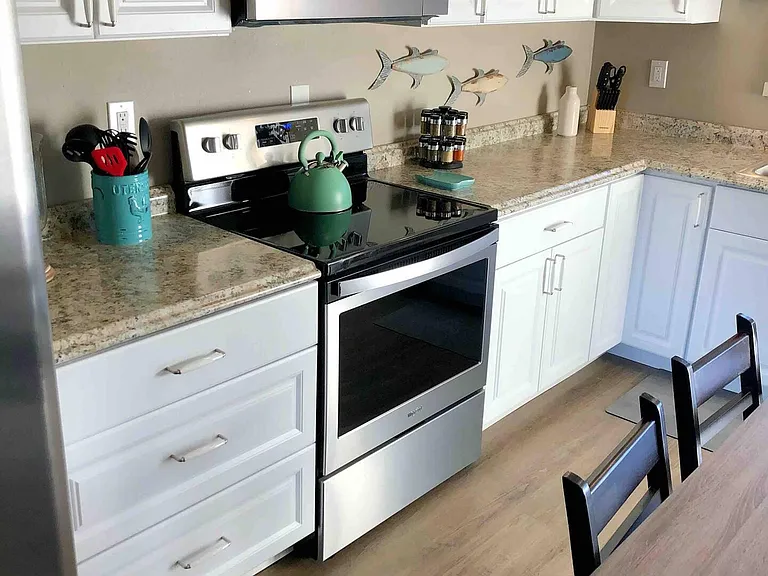 601 Avenue A #6 — Photo 8