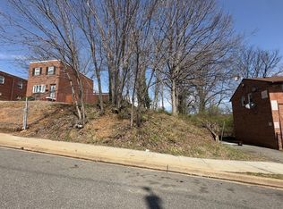 5220 Banks Pl NE, Washington, DC 20019