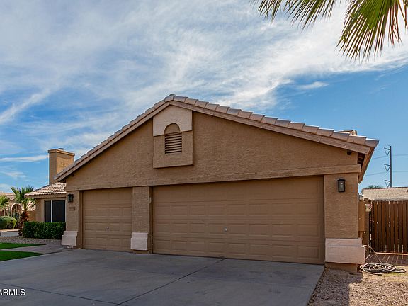 2nd image of 3655 E REDWOOD Lane