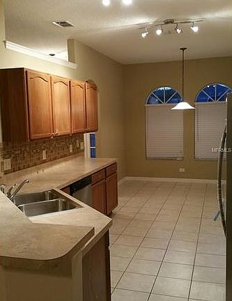 3rd image of 2704 Savannah Dr