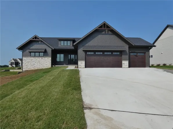 215 Aspen Cir, Pella, IA 50219