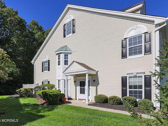 3rd image of 272 Daniele Drive