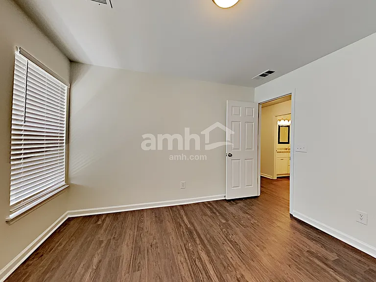 1703 Kendall Cove Ln — Photo 17