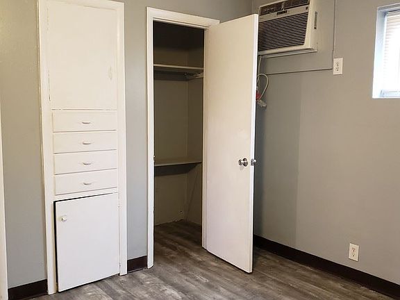 4th image of 519 Oak St APT 13