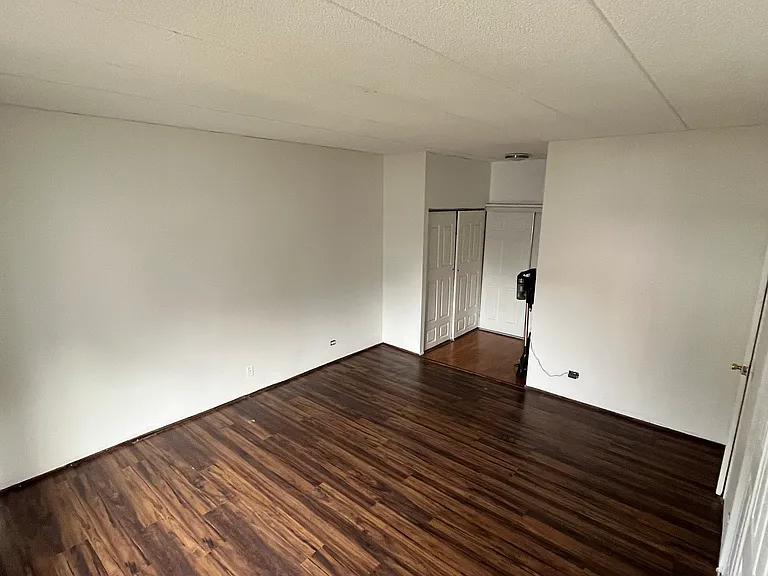 9731 N Fox Glen Dr #1M — Photo 8
