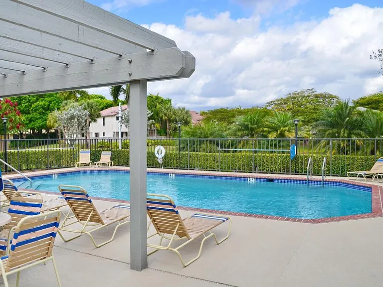 5539 Eton Ct — Photo 38