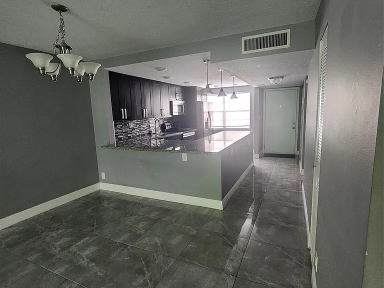 8205 NW 61st St #B202 — Photo 28