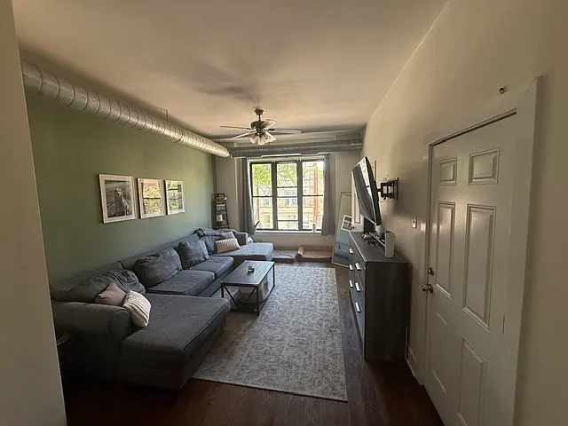 919 N Damen Ave #2F — Photo 2
