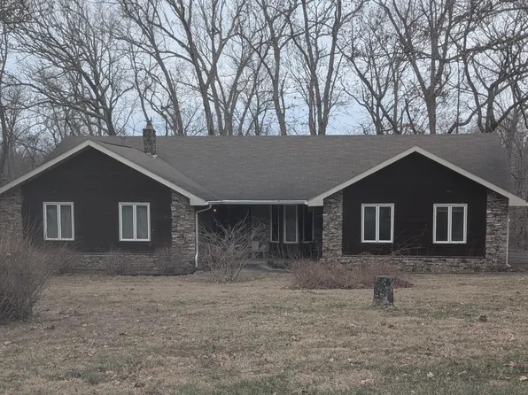 2415 W Deer Trail Court, Nixa, MO 65714