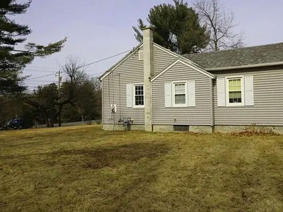 2nd image of 1161 E Mountain Rd