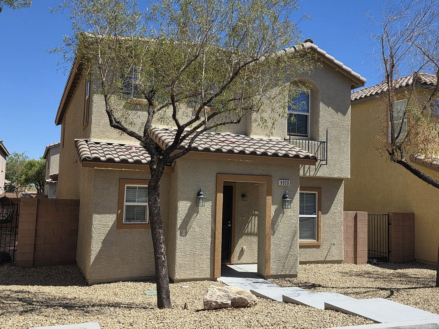 Impeccable Home in a Cul-de-Sac with Great Curb Appeal! — Photo 3