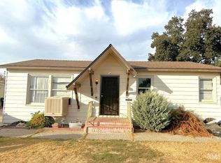 14 E Danner Ave, Porterville, CA 93257