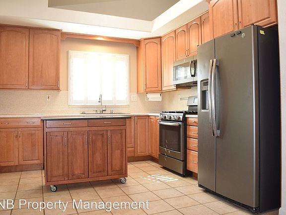 4th image of 1592 Steinbeck Dr