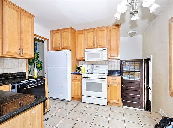 3rd image of 9640 Kostner Ave