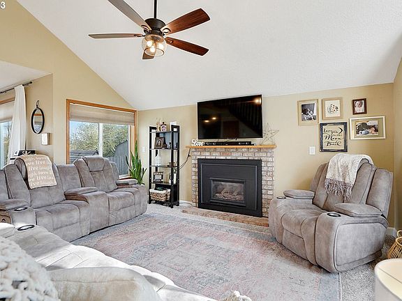5th image of 2265 Rock Ledge Dr NE