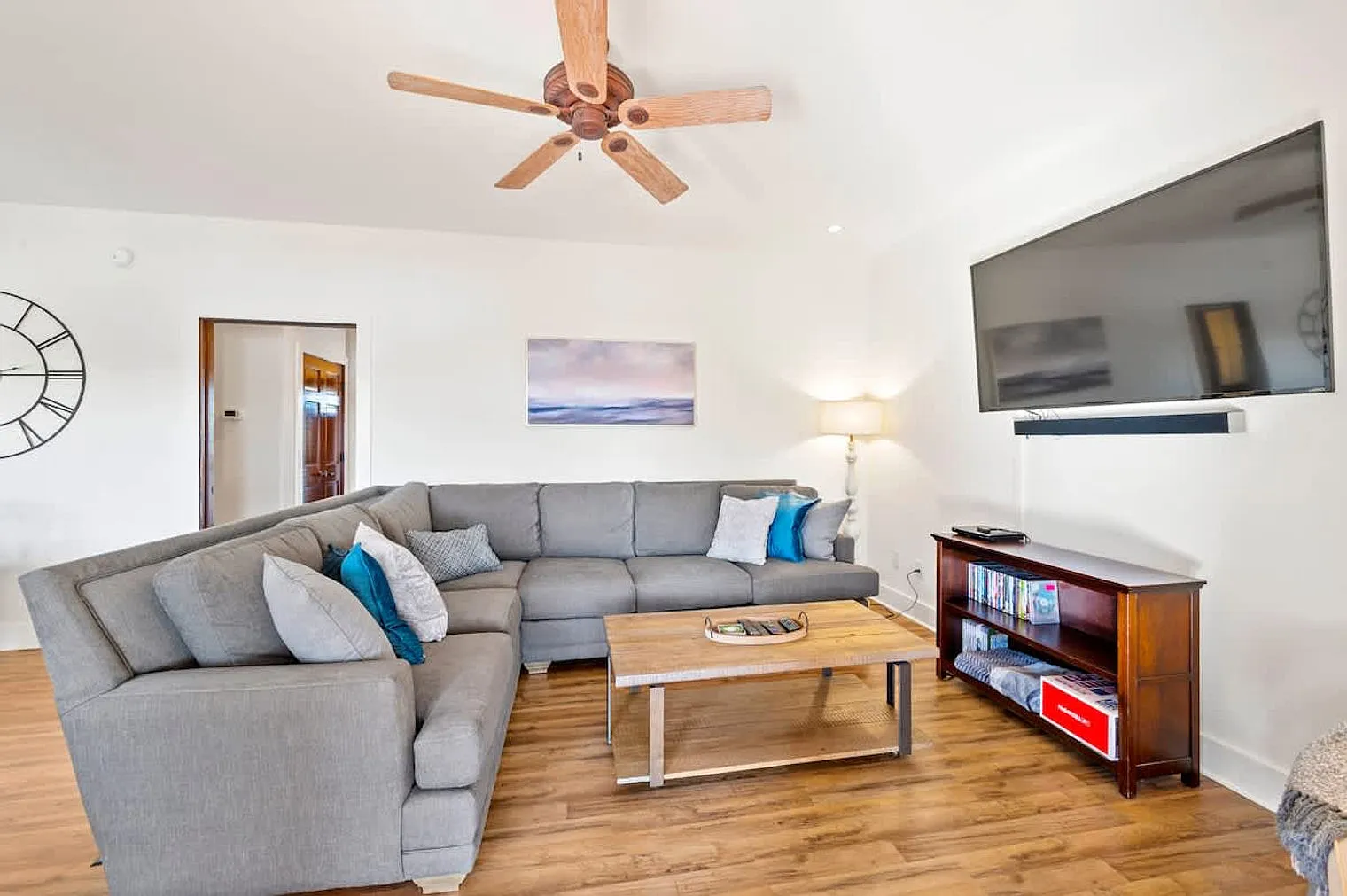 4 bed, 4.0 bath, $6,797 — Photo 3