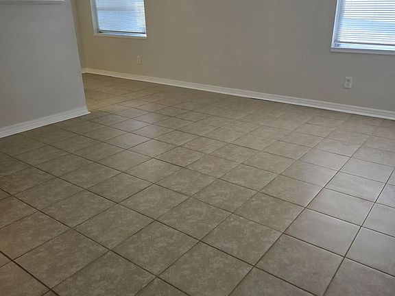 3rd image of 320 Pleasant Grove Rd APT 01
