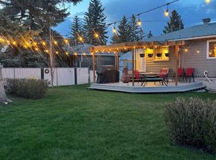8303 NE Bowglen Rd NW, Calgary, AB T3B2T1