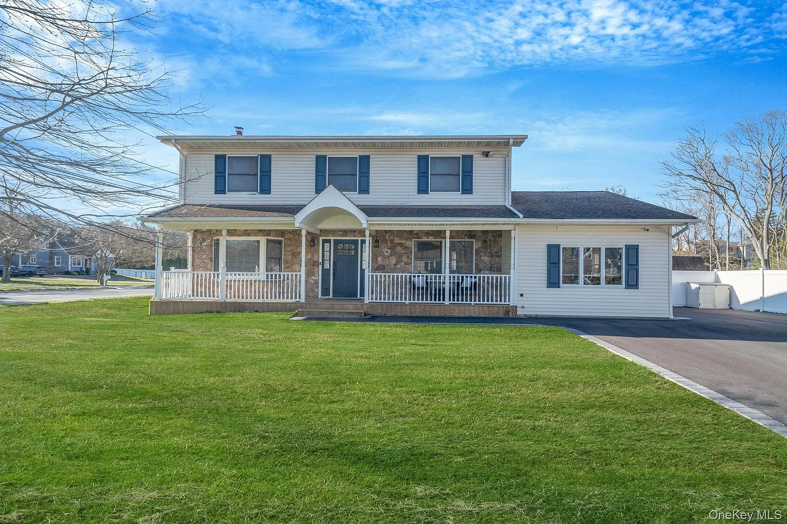 528 Mollie Boulevard photo 1