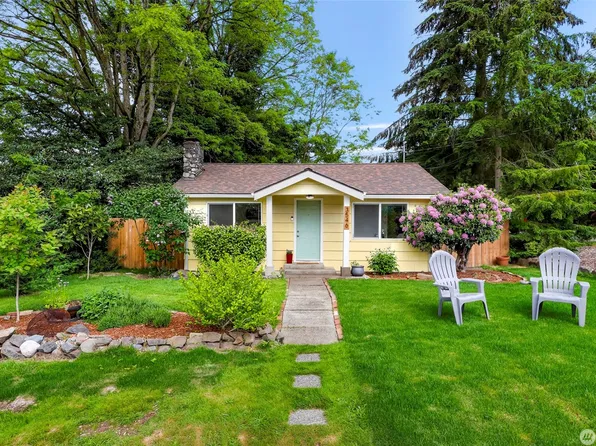3546 NE 130th St, Seattle, WA 98125
