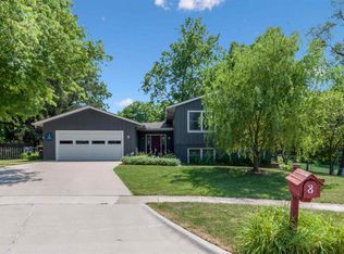 8 Buena Dr, Iowa City, IA 52245