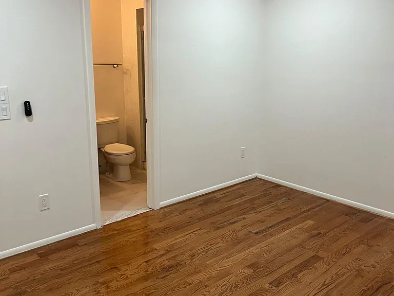 Bedroom1 Pic3
