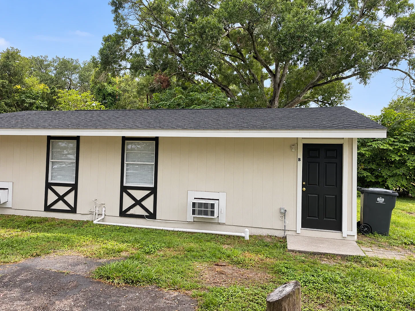 2 bed, 725 sqft, $1,400 — Photo 1