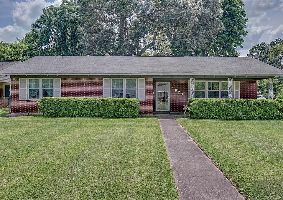 1st image of 2928 E Cavett Dr