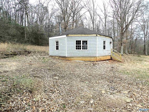 3rd image of 306 Blowing Springs Rd