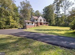 8610 Running Fox Ct, Fairfax Station, VA 22039