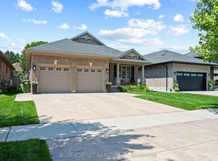 42 Hickory Ln, Saint Thomas, ON N5R 6K9