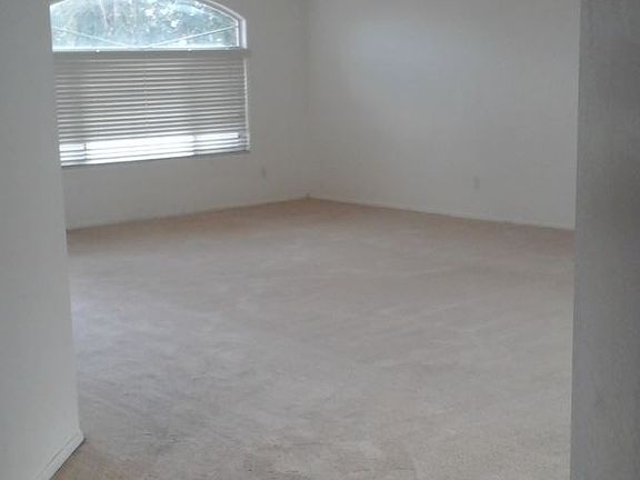 4th image of 3912 E Meadow Creek Way