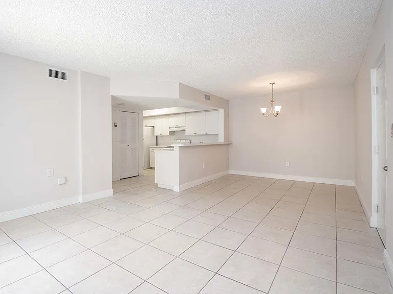 Legacy Palm Gardens — Photo 13