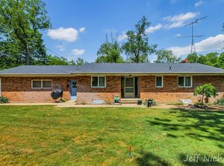 2714 Bewell Ave SE, Lowell, MI 49331