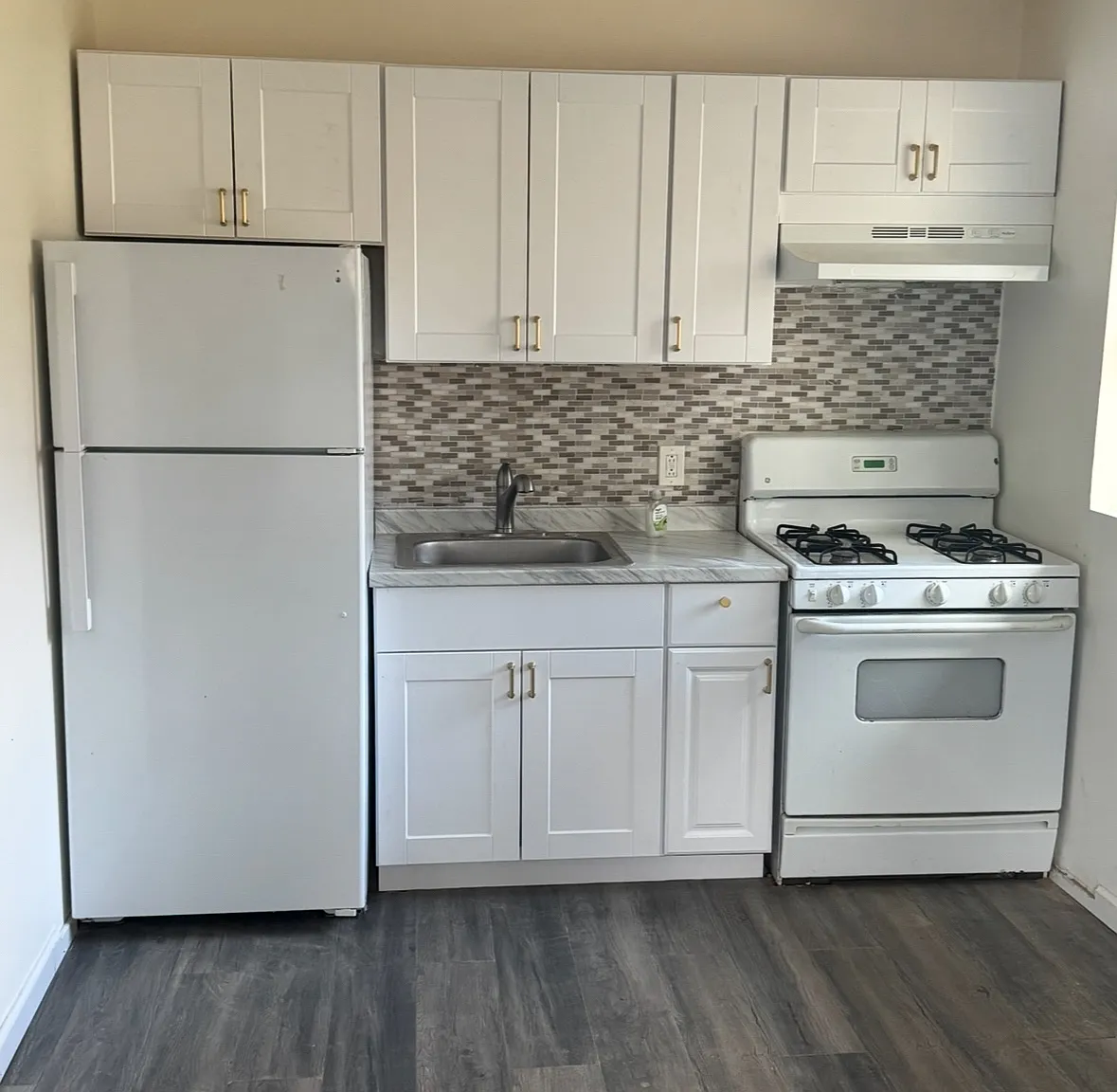 27 Hillside Ave — Photo 3