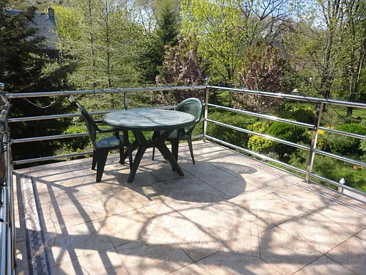 Rented by Merit Group & Associates | media 18