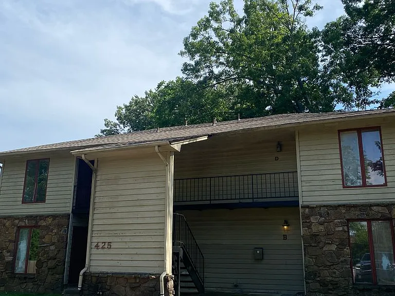 425 Steele Ave — Photo 6