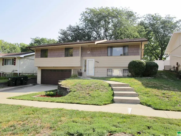 3300 Cheyenne Blvd, Sioux City, IA 51104