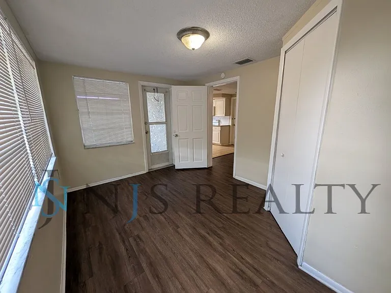 9520 Gray Fox Ln — Photo 15