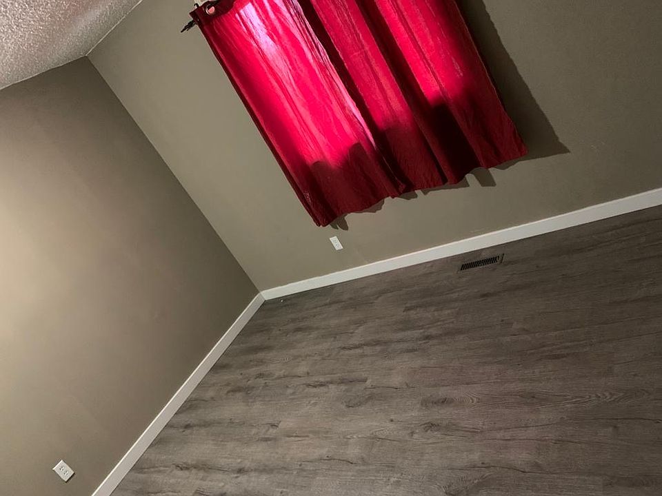 2nd image of 119 Falwood Way NE