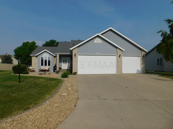 3414 28th Ave S, Fargo, ND 58103