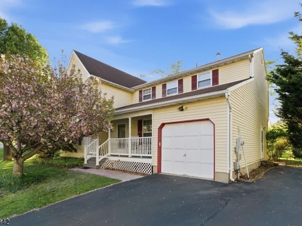 6 Shoshoni Way, Branchburg Twp., NJ 08876