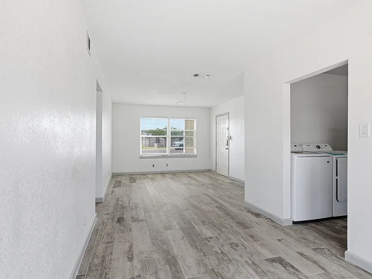 4705 Shadylane Dr #B — Photo 3