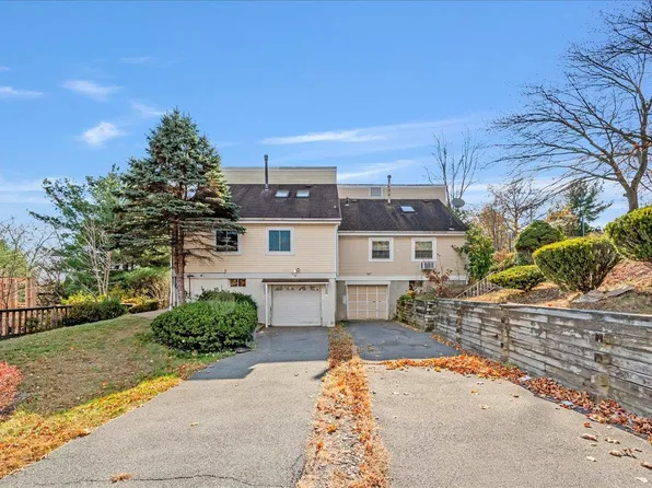 18 Wolfe Dr, Spring Valley, NY 10977