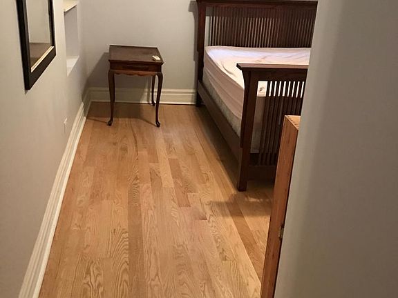 3rd image of 1046 W Diversey Pkwy #3