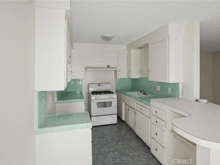13609 Van Ness Ave #2 — Photo 9