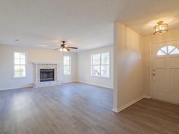 3rd image of 2302 S Sherwood Dr