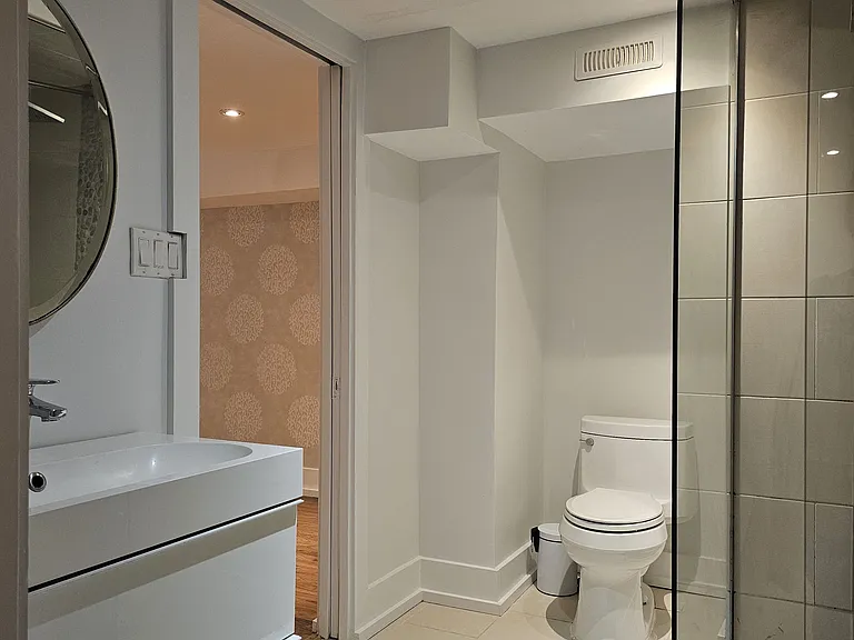222 Patricia Ave #BASEMENT — Photo 4